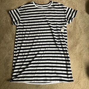 NWT Old Navy Black and White Striped T-shirt Dress